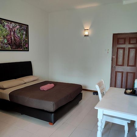 Rovers Inn Guesthouse - Age 11 And Above Only (Adults Only) Tanah Rata Buitenkant foto